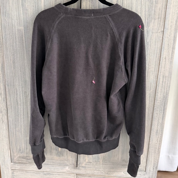 AMO upcycled sweatshirt with embroidery and heart - Picture 6 of 10